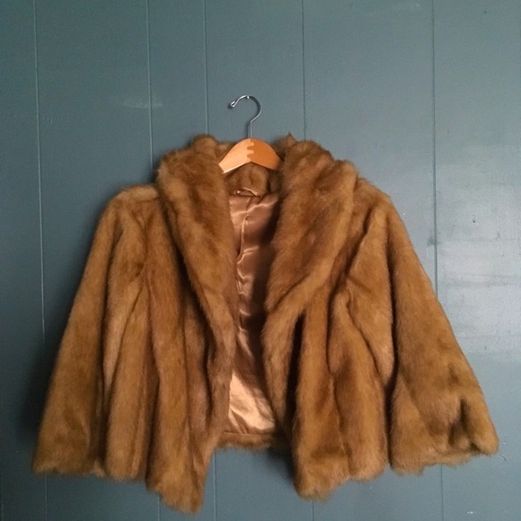 Jackets & Blazers - Camel-honey colored faux fur 3/4 sleeve coat